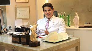 Taty Girl muda o corpo com cirurgias plásticas com Dr. Dalvo Neto Taty Girl muda o corpo com cirurgias plásticas com Dr. Dalvo Neto