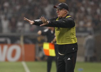 São Paulo F.C. – Dorival Júnior e Luciano analisam partida no Mineirão