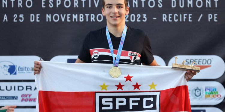 São Paulo F.C. – Atleta do São Paulo FC, Gustavo Mothe Silva conquista torneio de natação e leva título inédito