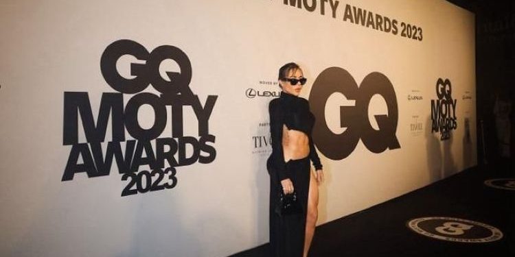 Modelo Juliana Herc marca presença em conceituada festa da GQ Moty em Lisboa