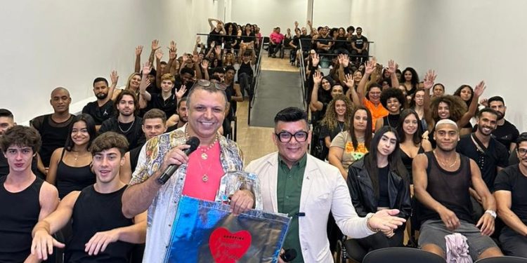 A moda é para todos: evento gratuito de Elian Gallardo sobre o mercado da moda aconteceu no VHT Shopping – o coração do Brás