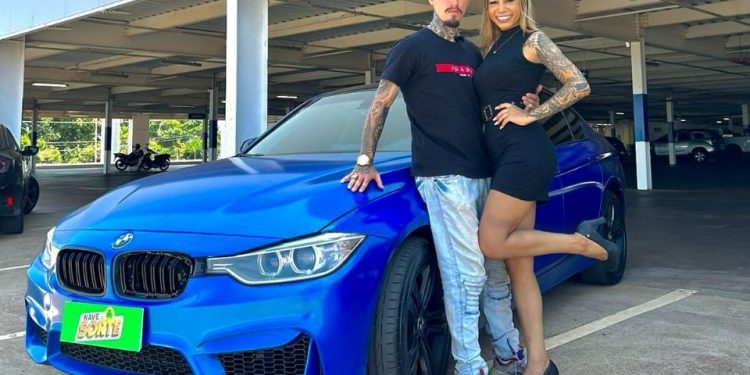 Casal Brustolin transforma vida com jogos online, faturando 500 mil reais em 3 meses Casal Brustolin transforma vida com jogos online, faturando 500 mil reais em 3 meses
