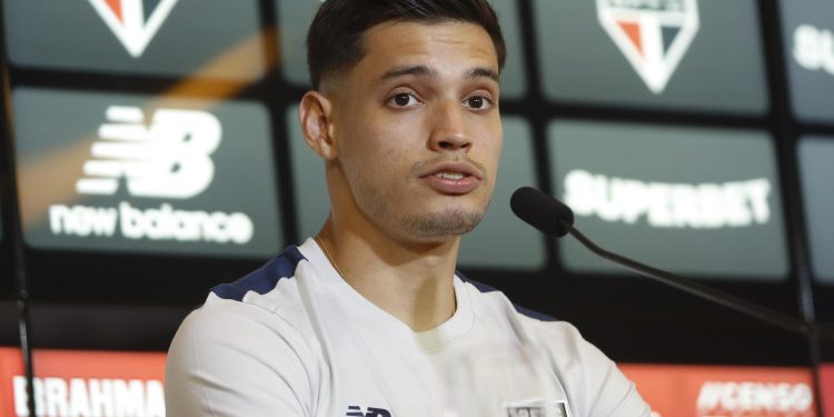 São Paulo F.C. – Bobadilla: “O São Paulo é um clube gigante, com uma história incrível” São Paulo F.C. – Bobadilla: “O São Paulo é um clube gigante, com uma história incrível”