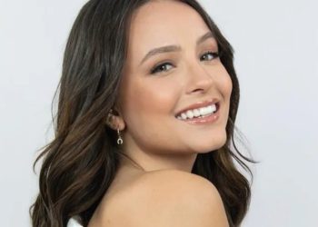 Vidente Vó Bahiana profetiza gravidez de Larissa Manoela