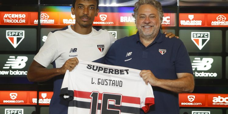 São Paulo F.C. – Luiz Gustavo: “Estou motivado para fazer parte deste elenco vitorioso” São Paulo F.C. – Luiz Gustavo: “Estou motivado para fazer parte deste elenco vitorioso”