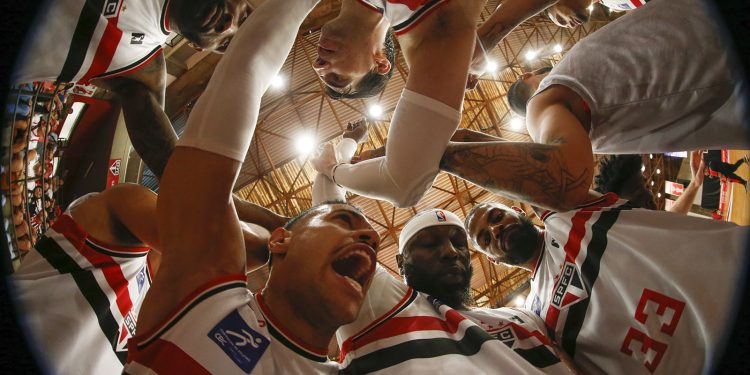 São Paulo F.C. – Na prorrogação, Basquete Tricolor é superado pelo Bauru no NBB São Paulo F.C. – Na prorrogação, Basquete Tricolor é superado pelo Bauru no NBB