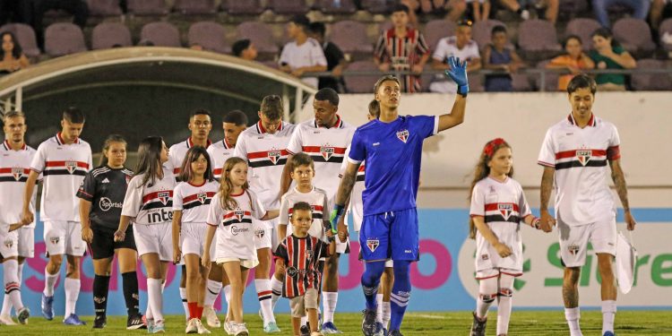 São Paulo F.C. – Classificado, Tricolor enfrenta Ferroviária pela liderança do grupo na Copinha São Paulo F.C. – Classificado, Tricolor enfrenta Ferroviária pela liderança do grupo na Copinha