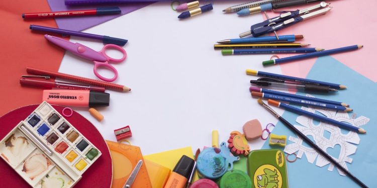 Como economizar na lista de material escolar