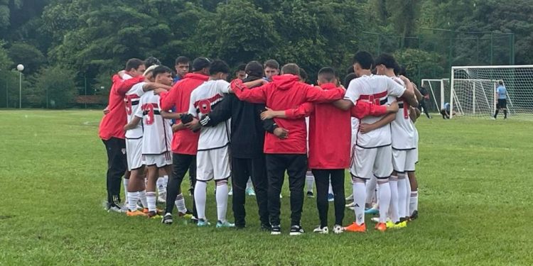 São Paulo F.C. – Sub-15 goleia e está na final da Copa Votorantim São Paulo F.C. – Sub-15 goleia e está na final da Copa Votorantim