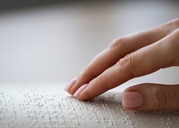 Agência de marketing revela os segredos da comunicação acessível para pessoas com deficiência visual