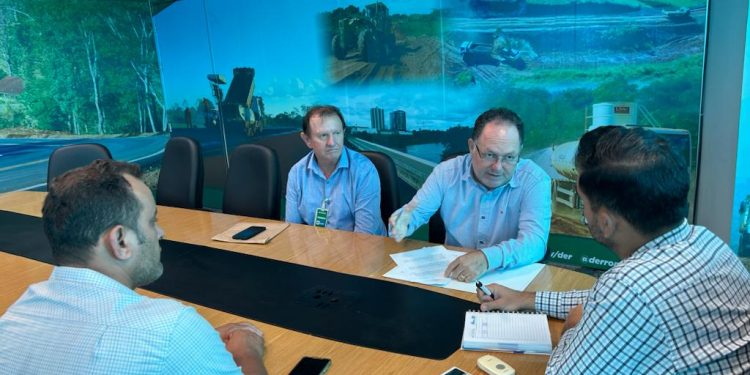 Pedro Fernandes lidera esforços para melhorias significativas nas rodovias de Rondônia Pedro Fernandes lidera esforços para melhorias significativas nas rodovias de Rondônia