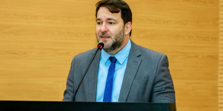 Após solicitação de Alex Redano, DER recupera 33 km da RO-257 entre Ariquemes e Machadinho do Oeste Após solicitação de Alex Redano, DER recupera 33 km da RO-257 entre Ariquemes e Machadinho do Oeste
