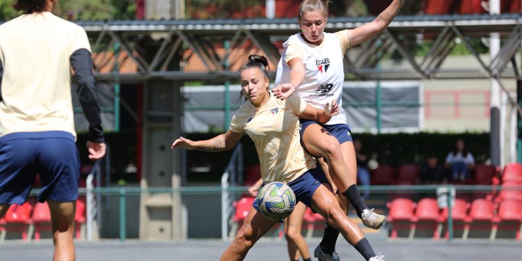 São Paulo F.C. – Equipe feminina faz primeiro treino em semana de estreia São Paulo F.C. – Equipe feminina faz primeiro treino em semana de estreia