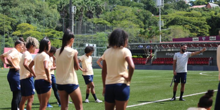 São Paulo F.C. – Com entrada gratuita, Tricolor encara a Ferroviária em Cotia São Paulo F.C. – Com entrada gratuita, Tricolor encara a Ferroviária em Cotia