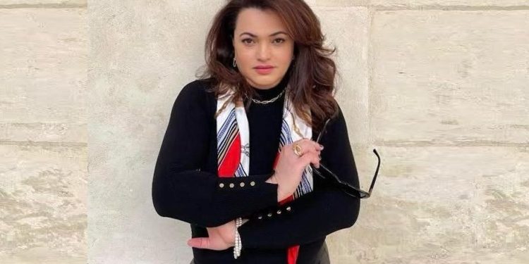 Janaina de Macedo – O sabor de Paris qualificado por uma brasileira apaixonada pela gastronomia francesa Janaina de Macedo – O sabor de Paris qualificado por uma brasileira apaixonada pela gastronomia francesa