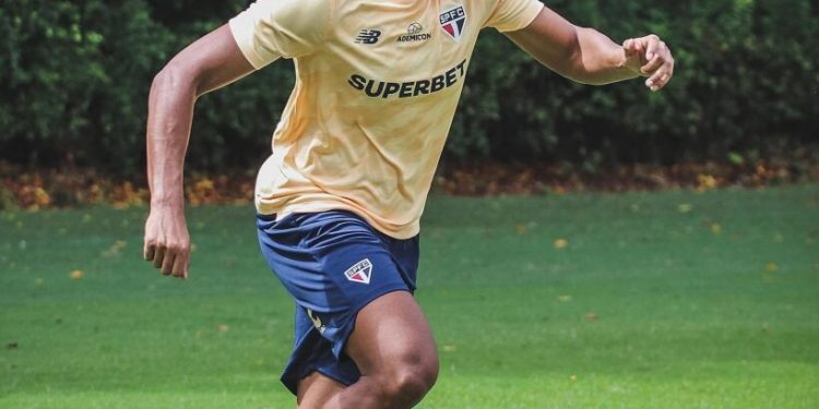 São Paulo F.C. – Elenco se representa e treina no CT da Barra Funda