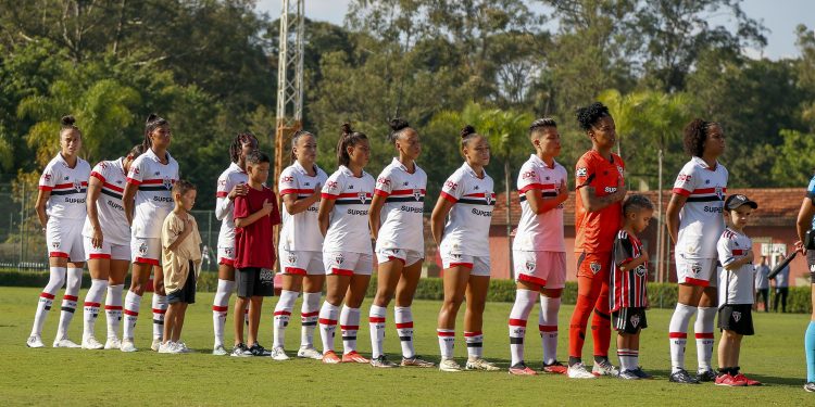 São Paulo F.C. – São Paulo desembarca em Porto Alegre para enfrentar o Internacional