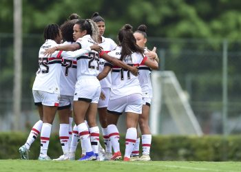 São Paulo F.C. – Aline avalia partida contra o Botafogo e destaca crescimento da equipe no campeonato