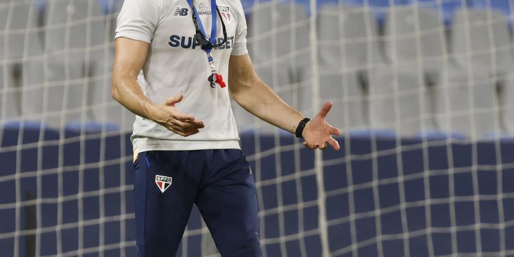 São Paulo F.C. – Na estreia de Zubeldía, Tricolor encara o Barcelona (EQU) pela CONMEBOL Libertadores São Paulo F.C. – Na estreia de Zubeldía, Tricolor encara o Barcelona (EQU) pela CONMEBOL Libertadores