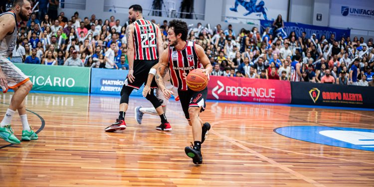 São Paulo F.C. – Na Paraíba, Basquete Tricolor perde o jogo 2 para o Unifacisa, pelas oitavas de final do NBB São Paulo F.C. – Na Paraíba, Basquete Tricolor perde o jogo 2 para o Unifacisa, pelas oitavas de final do NBB