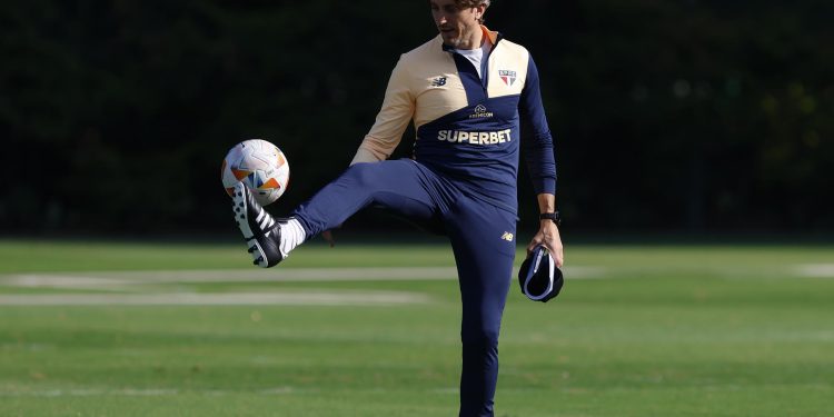 São Paulo F.C. – Luis Zubeldía é regularizado no BID da CBF São Paulo F.C. – Luis Zubeldía é regularizado no BID da CBF