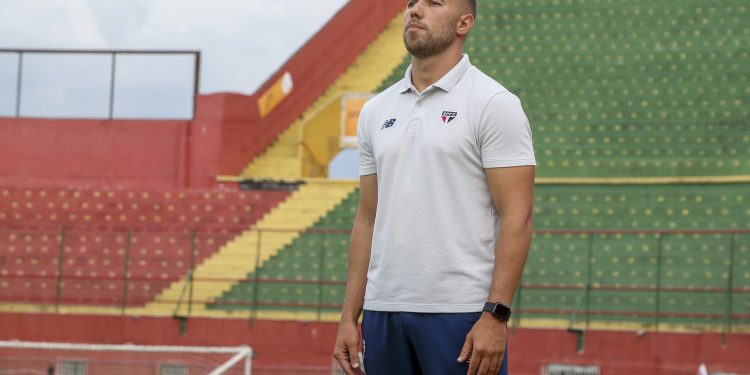 São Paulo F.C. – Allan Barcelos é o novo treinador do Sub-20; Menta assume o Sub-17 São Paulo F.C. – Allan Barcelos é o novo treinador do Sub-20; Menta assume o Sub-17