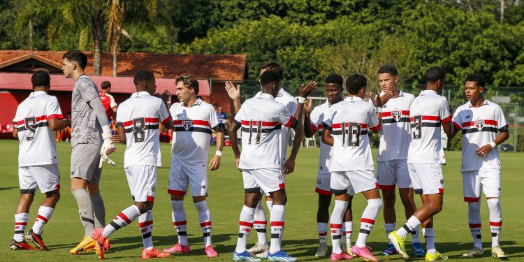 São Paulo F.C. – Em Cotia, Sub-20 joga Choque-Rei pelo Brasileiro São Paulo F.C. – Em Cotia, Sub-20 joga Choque-Rei pelo Brasileiro