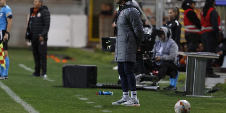 São Paulo F.C. – Zubeldía elogia o time e Igor Vinícius exalta a torcida após vitória no Chile São Paulo F.C. – Zubeldía elogia o time e Igor Vinícius exalta a torcida após vitória no Chile