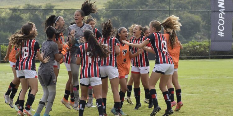 São Paulo F.C. – Feminino Sub-15 supera o Corinthians e garante vaga na final da Nike Premier Cup São Paulo F.C. – Feminino Sub-15 supera o Corinthians e garante vaga na final da Nike Premier Cup
