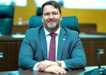 Deputado Alex Redano confirma presença nesta quinta-feira, 16, no Cast Folha Nobre.