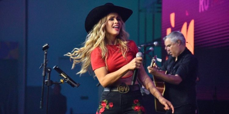 Angélica Kerr participa do Cast Folha Nobre nesta segunda-feira (20)