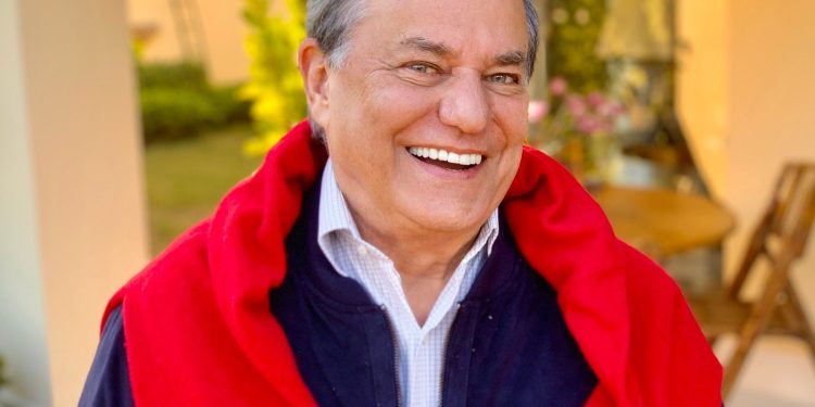 Apresentador Ronnie Von usa suas redes sociais em prol do Rio Grande do Sul