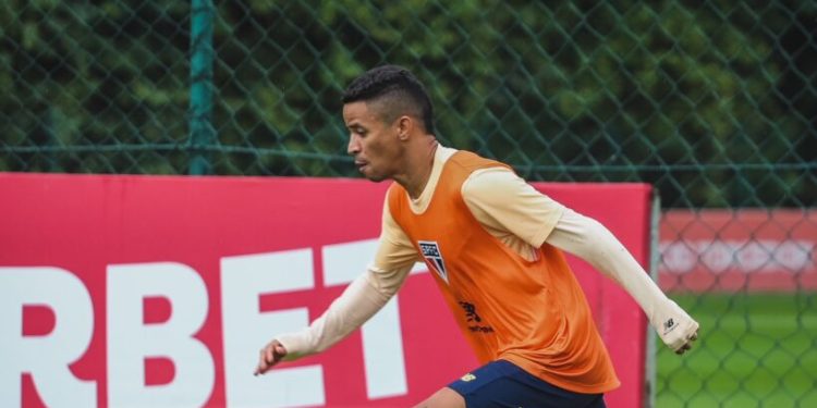 São Paulo F.C. – Domingo de chuva, frio e treino no CT da Barra Funda São Paulo F.C. – Domingo de chuva, frio e treino no CT da Barra Funda