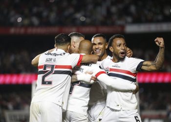 São Paulo F.C. – No MorumBIS, São Paulo vence o Talleres-ARG, pela CONMEBOL Libertadores, e assume liderança do grupo 