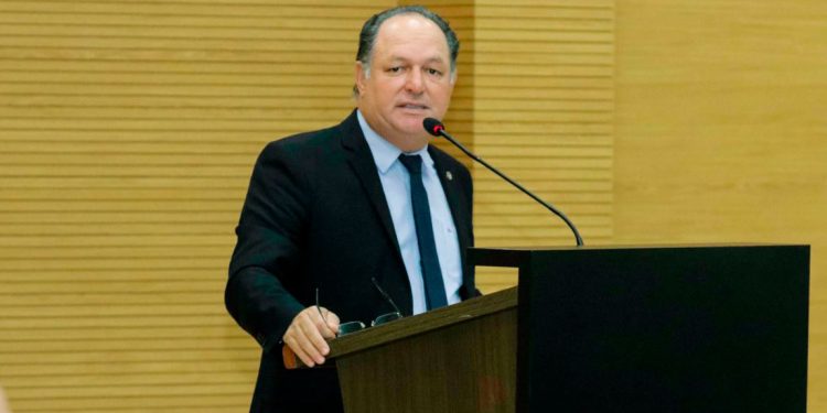 Deputado Pedro Fernandes defende produtores rurais de Rondônia contra questões burocráticas e anti-produtivas Deputado Pedro Fernandes defende produtores rurais de Rondônia contra questões burocráticas e anti-produtivas