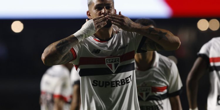 São Paulo F.C. – Autor do segundo gol da partida, Luciano valoriza triunfo em casa São Paulo F.C. – Autor do segundo gol da partida, Luciano valoriza triunfo em casa