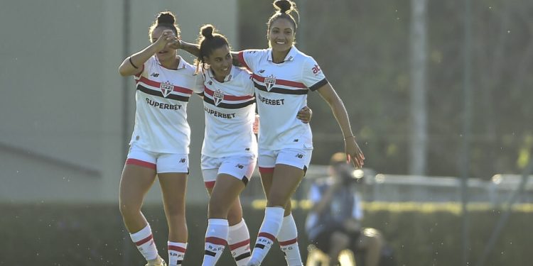 São Paulo F.C. – De virada, São Paulo vence o Internacional pelo Brasileiro Feminino
