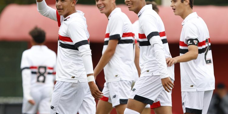 São Paulo F.C. – Sub-13 vence o Corinthians na ida das oitavas do Paulista; Sub-14 goleia a Inter de Limeira São Paulo F.C. – Sub-13 vence o Corinthians na ida das oitavas do Paulista; Sub-14 goleia a Inter de Limeira