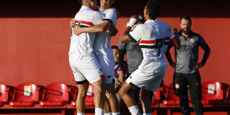 São Paulo F.C. – Sub-20 vence e encerra 1ª fase do Paulista com 100% de aproveitamento São Paulo F.C. – Sub-20 vence e encerra 1ª fase do Paulista com 100% de aproveitamento