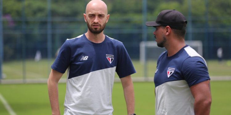 São Paulo F.C. – Rodrigo Coelho explica logística de viagem do feminino para Porto Alegre