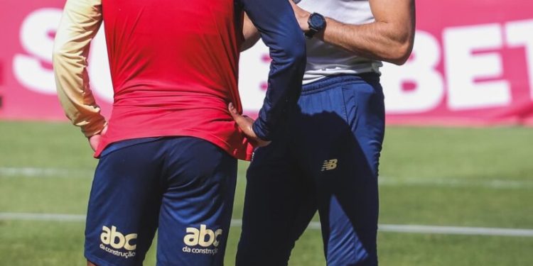 São Paulo F.C. – Elenco se reapresenta e retoma preparativos para enfrentar o Internacional São Paulo F.C. – Elenco se reapresenta e retoma preparativos para enfrentar o Internacional