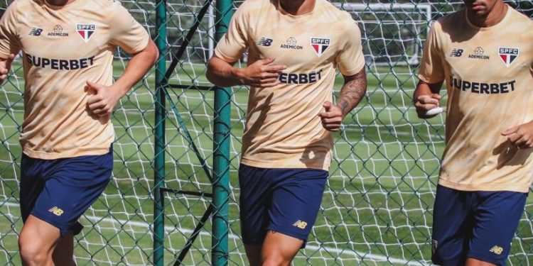 São Paulo F.C. – Delegação retorna de Criciúma e já treina para o Majestoso