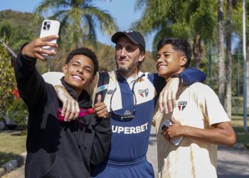 São Paulo F.C. – Luis Zubeldía visita o CFA de Cotia