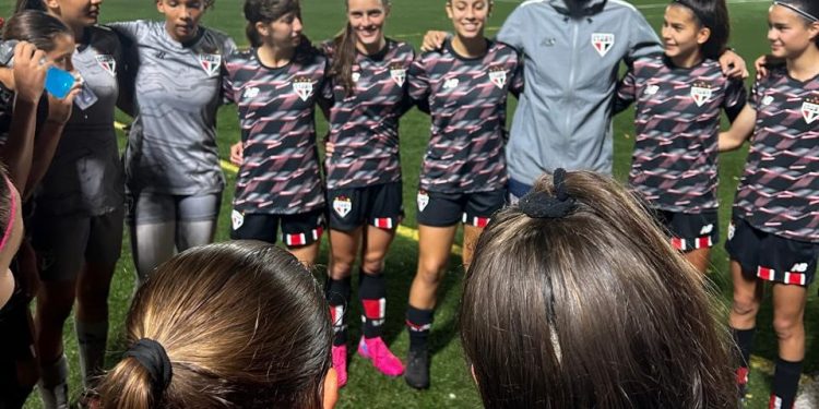 São Paulo F.C. – Base feminina vence e avança à semifinal da Paulista Cup Sub-17 São Paulo F.C. – Base feminina vence e avança à semifinal da Paulista Cup Sub-17