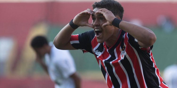 São Paulo F.C. – No Canindé, Sub-20 vence Majestoso de virada pelo Brasileiro São Paulo F.C. – No Canindé, Sub-20 vence Majestoso de virada pelo Brasileiro