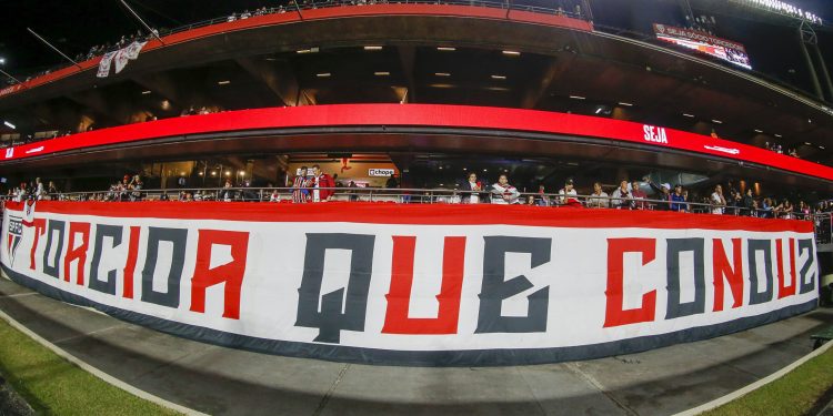 São Paulo F.C. – Pelo Brasileirão, São Paulo recebe o Grêmio no MorumBIS São Paulo F.C. – Pelo Brasileirão, São Paulo recebe o Grêmio no MorumBIS