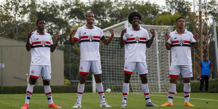 São Paulo F.C. – Em Cotia, São Paulo enfrenta o América-MG pelo Campeonato Brasileiro Sub-20