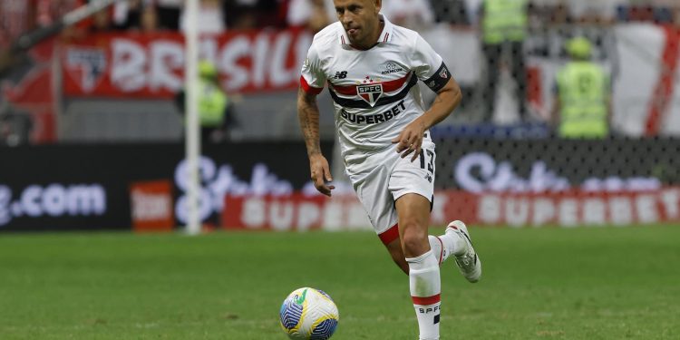 São Paulo F.C. – Rafinha analisa desempenho da equipe após empate São Paulo F.C. – Rafinha analisa desempenho da equipe após empate