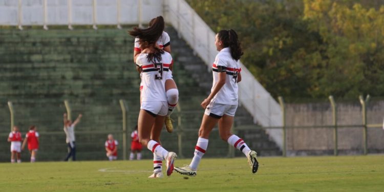 São Paulo F.C. – Base feminina estreia com vitória no Brasileiro Sub-17 São Paulo F.C. – Base feminina estreia com vitória no Brasileiro Sub-17
