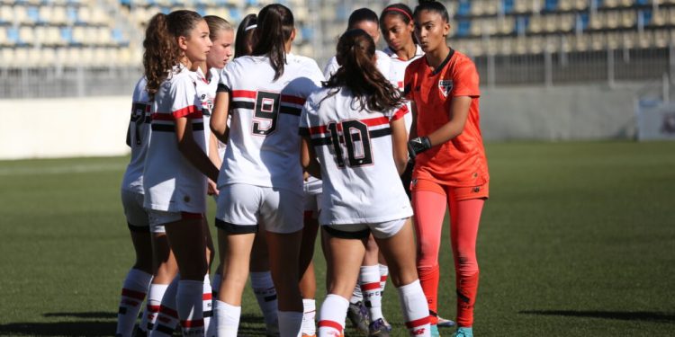 São Paulo F.C. – São Paulo enfrenta o Corinthians em busca do título Paulista Feminino Sub-15